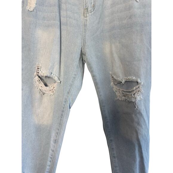 SHEIN Plus Size 1XL Distressed Ripped Light Wash Jeans - Picture 3 of 6